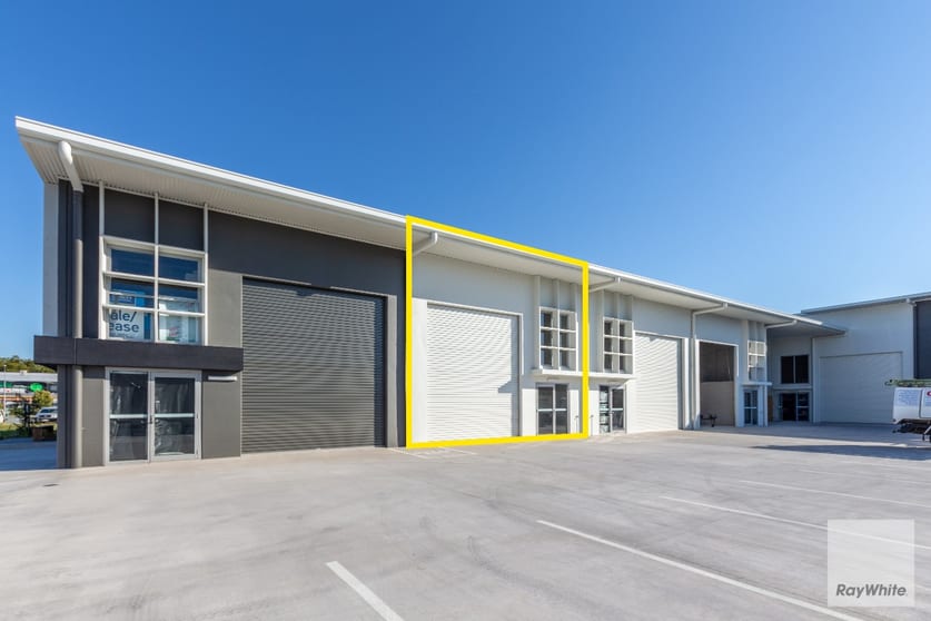 Click to view all images 2/5 Focal Avenue Coolum Beach QLD 4573 - Image 3