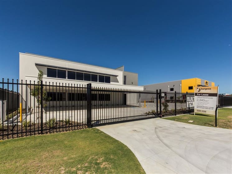 Click to view all images 190 Beringarra Avenue Malaga WA 6090 - Image 1