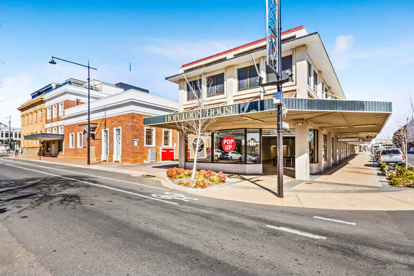 Click to view all images A/210 Margaret Street Toowoomba City QLD 4350 - Image 1