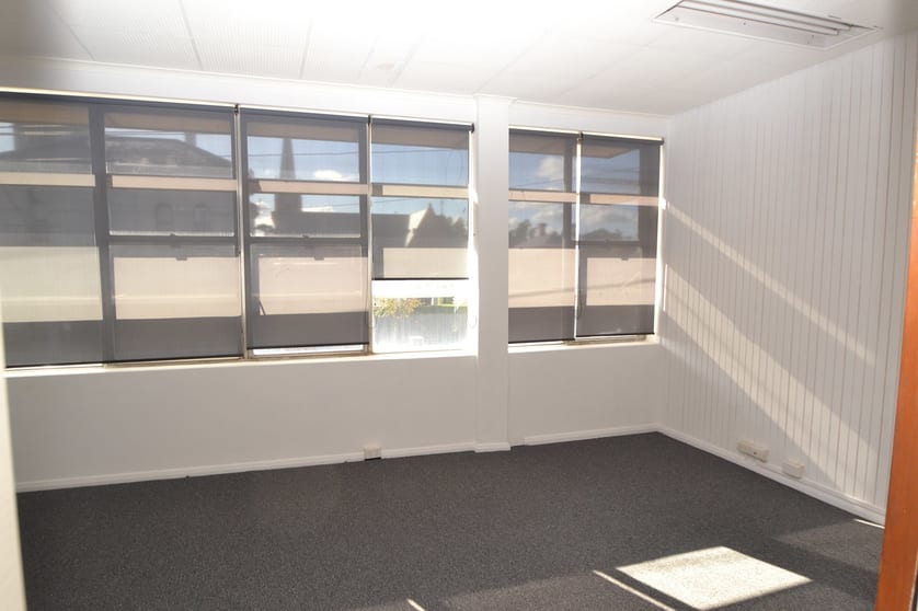 Click to view all images 231 Anstruther Street UPSTAIRS ONLY Echuca VIC 3564 - Image 3