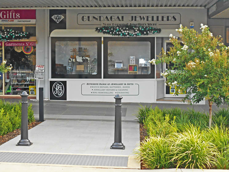 Click to view all images 128 Sheridan Street Gundagai NSW 2722 - Image 3