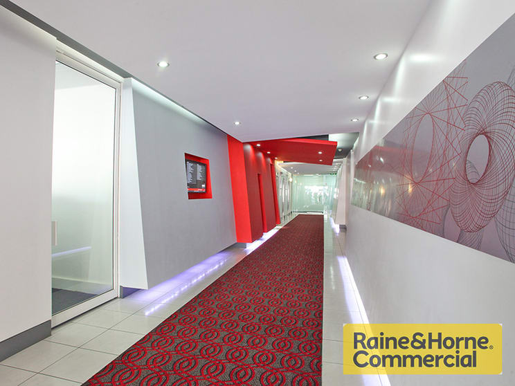 Click to view all images Spring Hill QLD 4000 - Image 1