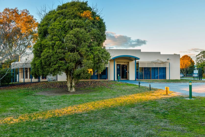 Click to view all images 1A Footmark Court Wodonga VIC 3690 - Image 2