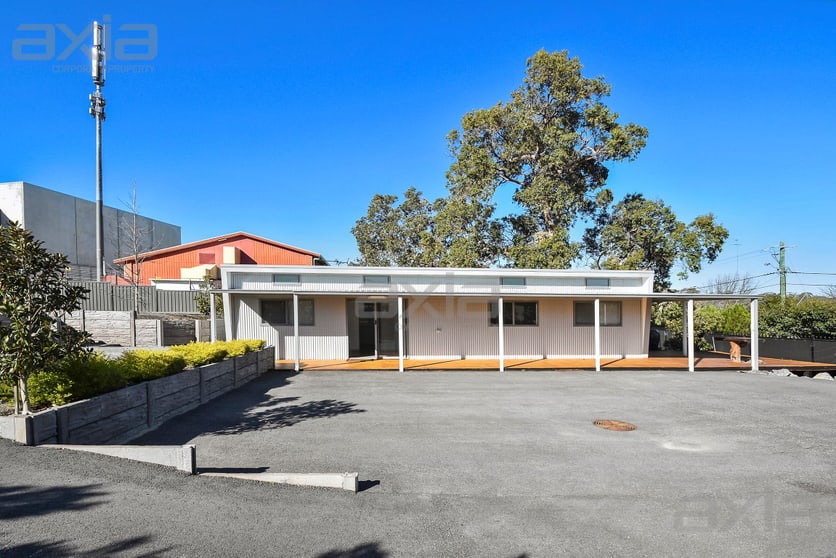 Click to view all images 10 Chamberlain Street O'connor WA 6163 - Image 2