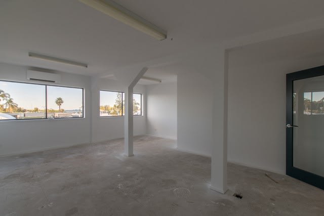 Click to view all images 5/18 Port Marina - Park Street Port Macquarie NSW 2444 - Image 1