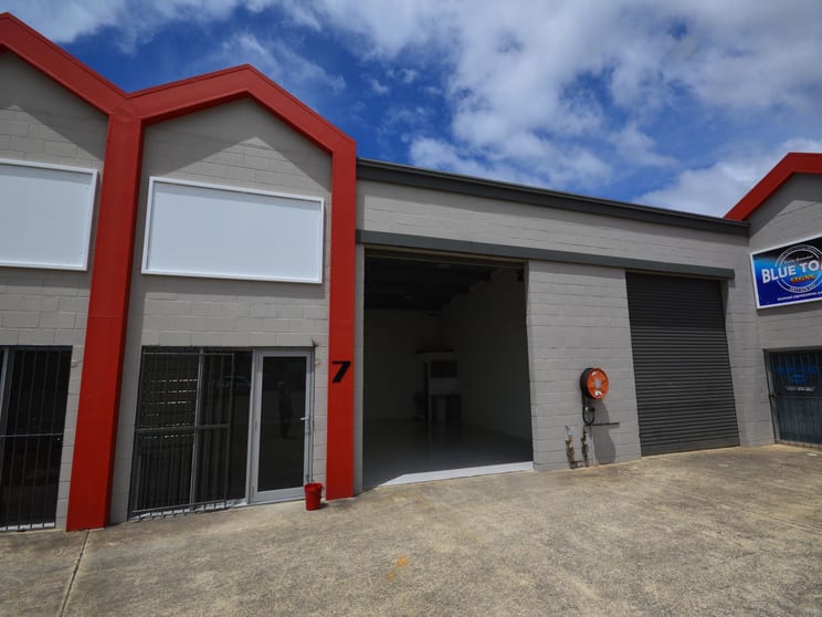 Click to view all images 7/3 Wheeler Crescent Currumbin Waters QLD 4223 - Image 2