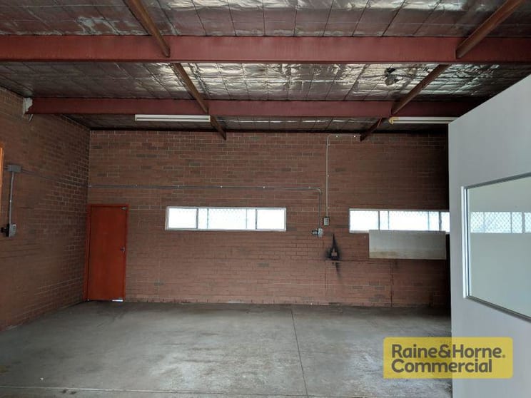 Click to view all images Unit 7 / 20 Milford Street East Victoria Park WA 6101 - Image 3