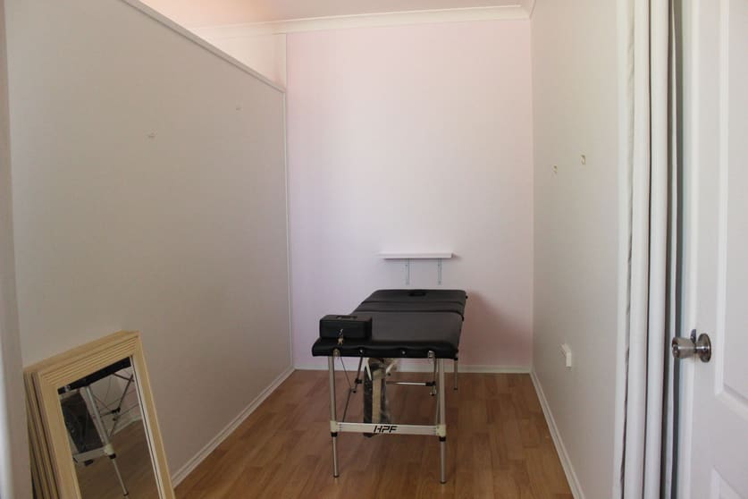 Click to view all images 4a/462 West Street Kearneys Spring QLD 4350 - Image 2