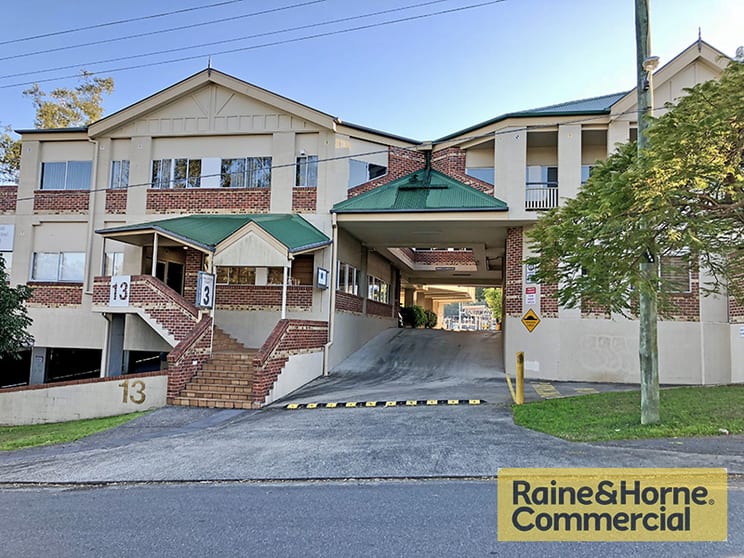 Click to view all images Kenmore QLD 4069 - Image 2