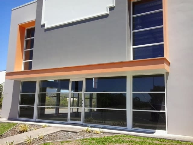 Click to view all images 2A/49 Cook Street Portsmith QLD 4870 - Image 2