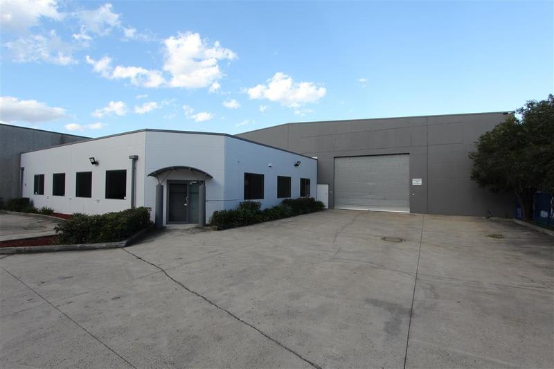 Click to view all images 4 Cary Grove Road Minto NSW 2566 - Image 2