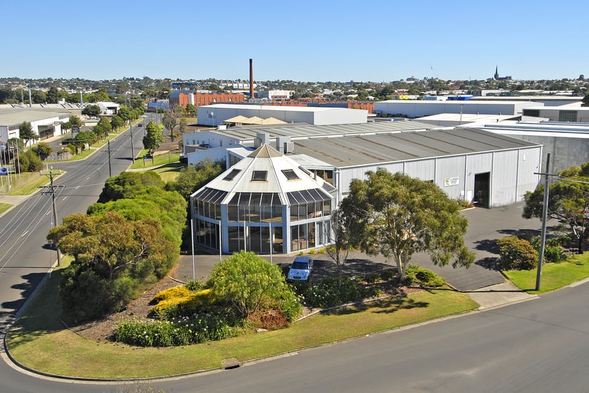 Click to view all images 18 Crown Street South Geelong VIC 3220 - Image 1