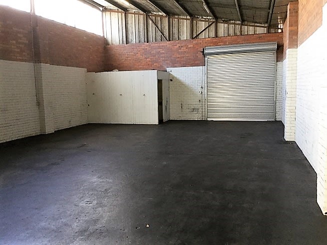Click to view all images 7/21 Kewdale Road Welshpool WA 6106 - Image 2