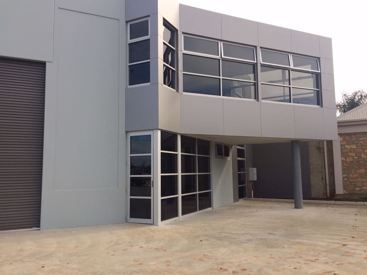 Click to view all images 12 Hampton Road Keswick SA 5035 - Image 3