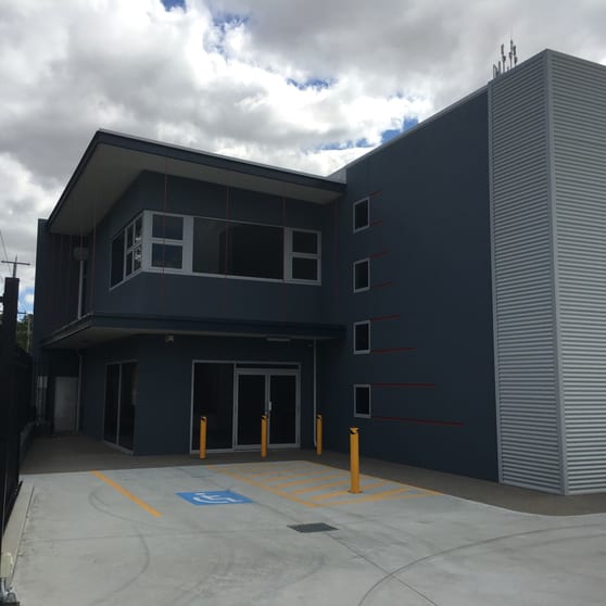Click to view all images 1/17 Port Pirie Street Bibra Lake WA 6163 - Image 1