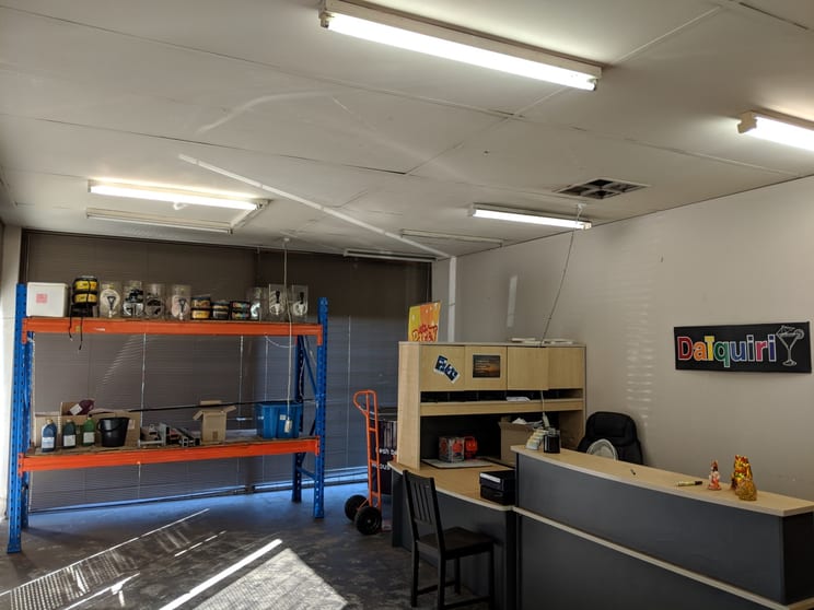 Click to view all images 26A Welshpool Road Welshpool WA 6106 - Image 2