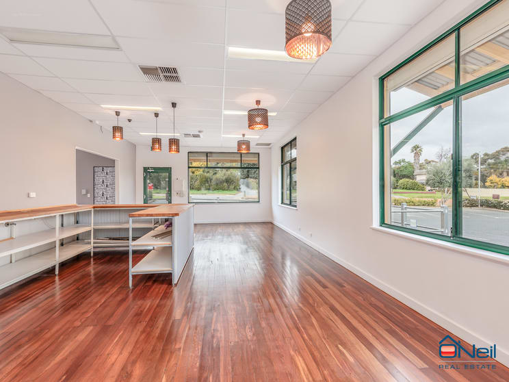 Click to view all images 1/198 Brookton Highway Kelmscott WA 6111 - Image 3