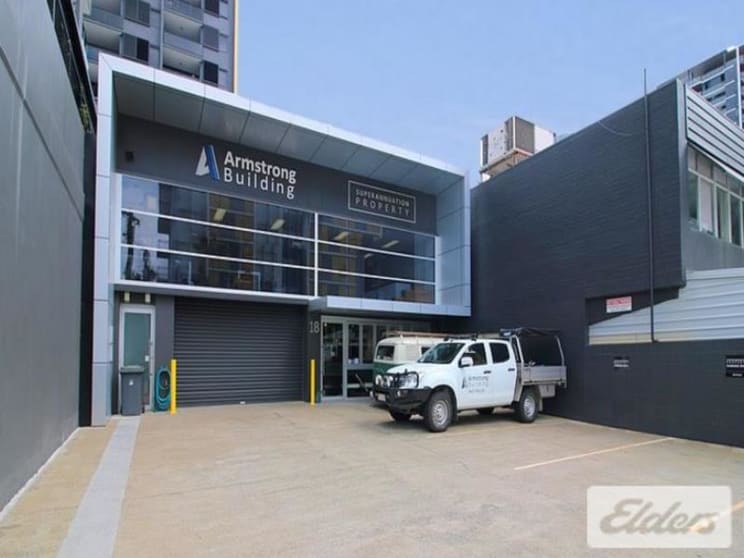 Click to view all images 18 Masters Street Newstead QLD 4006 - Image 1