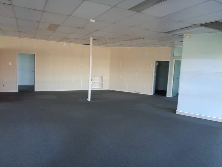 Click to view all images Shop 6/196 Mulgrave Road Westcourt QLD 4870 - Image 3