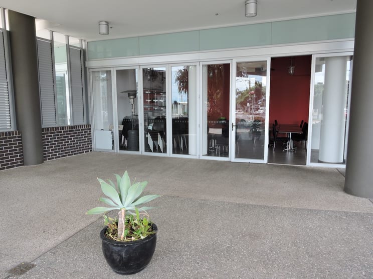 Click to view all images 1a/82 Marine Parade Southport QLD 4215 - Image 1