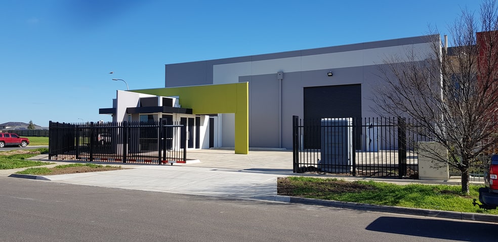 Click to view all images 1/12 Universal Way Cranbourne VIC 3977 - Image 1