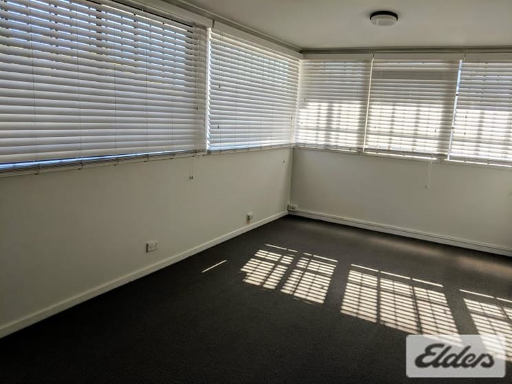 Click to view all images 137 Logan Road Woolloongabba QLD 4102 - Image 2