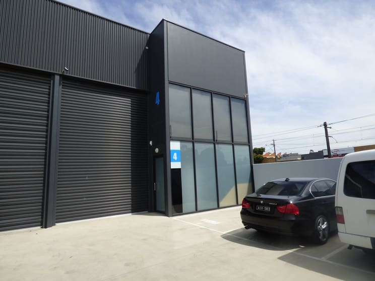 Click to view all images 4/8a Railway Avenue Oakleigh VIC 3166 - Image 1