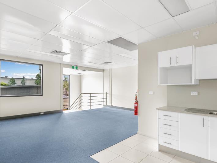 Click to view all images Unit 2/10 Yangan Drive Beresfield NSW 2322 - Image 3