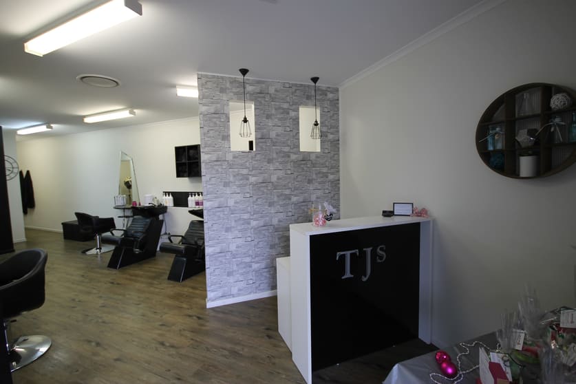 Click to view all images 1A/100-102 Donald Road Redland Bay QLD 4165 - Image 3