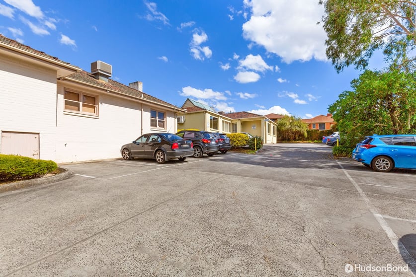 Click to view all images 105 King Street Templestowe VIC 3106 - Image 1