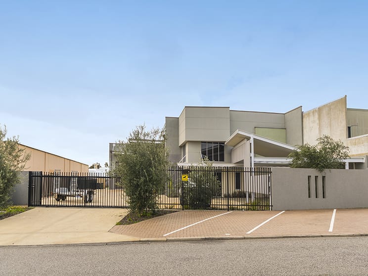 Click to view all images 34 Tuckett Street Carlisle WA 6101 - Image 1