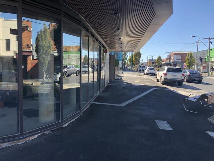 Click to view all images 261 Centre Road Bentleigh VIC 3204 - Image 3