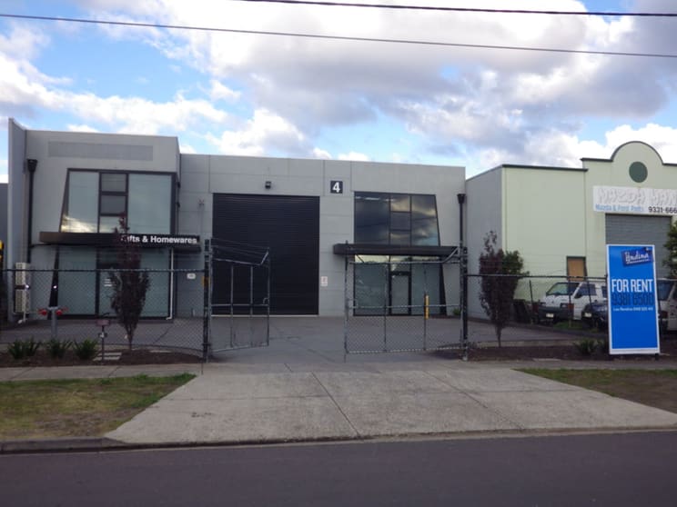 Click to view all images 4 Slater Parade Keilor East VIC 3033 - Image 1