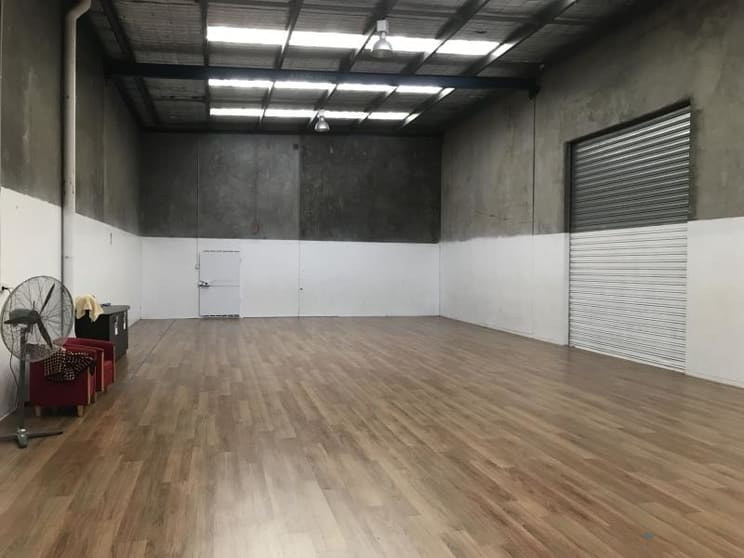 Click to view all images Unit 1/1 & 2/18 Loop Road Werribee VIC 3030 - Image 2