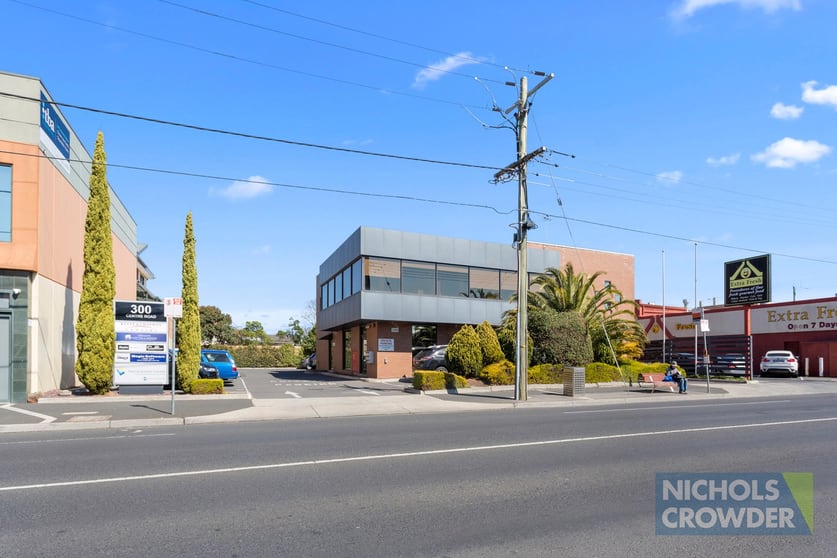 Click to view all images 2/300 Centre Road Bentleigh VIC 3204 - Image 2