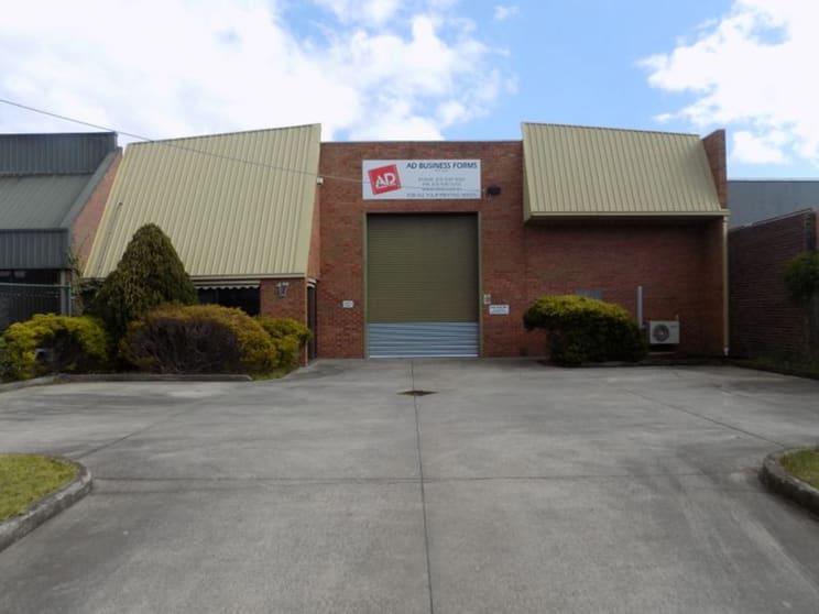 Click to view all images 17 Macbeth Street Braeside VIC 3195 - Image 1