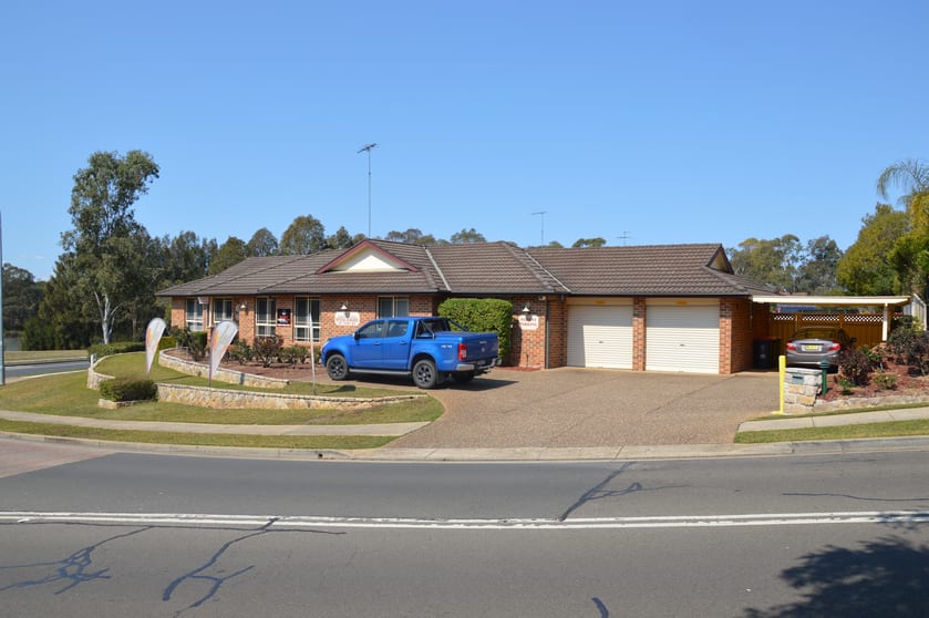Click to view all images 2/2 Sir John Jamison Circuit Glenmore Park NSW 2745 - Image 1