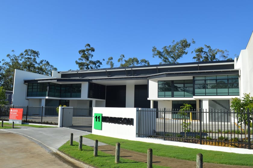 Click to view all images 11 Morrison Close Mansfield QLD 4122 - Image 2