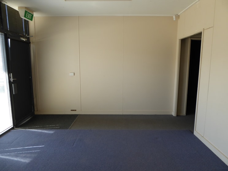 Click to view all images 2/20 Queen Street Wodonga VIC 3690 - Image 3