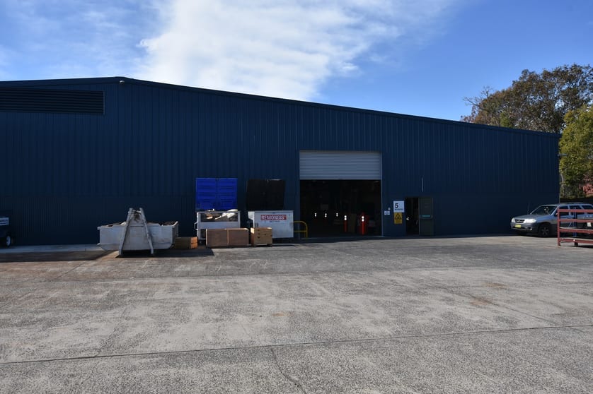 Click to view all images 25 Henry Street Picton NSW 2571 - Image 2