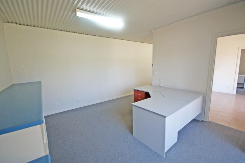 1/958 Carcoola Street North Albury NSW 2640 - Image 3