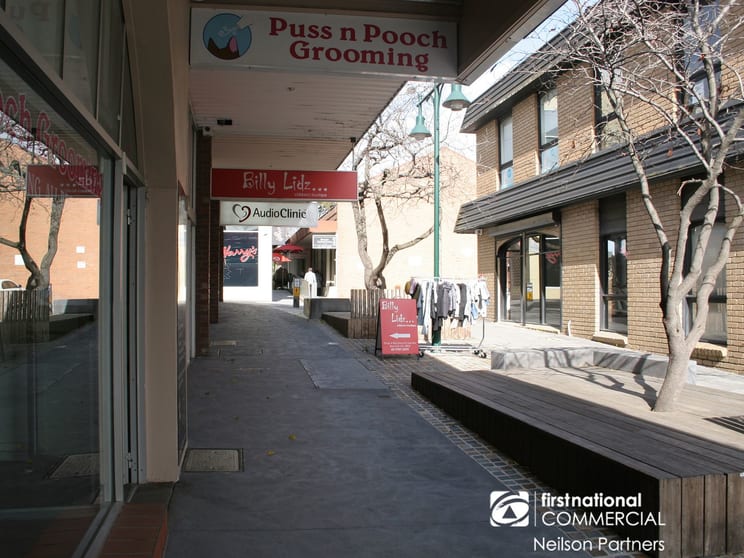 Click to view all images 5 Blackburne Square Berwick VIC 3806 - Image 2