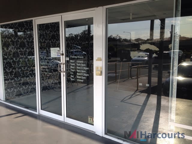 Click to view all images 298 Bayliss Road Heritage Park QLD 4118 - Image 2