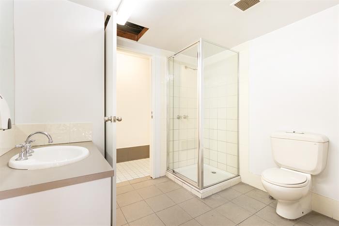 Click to view all images 527 Chapel Street South Yarra VIC 3141 - Image 3