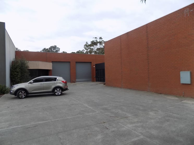 Click to view all images 2/63 Industrial Drive Braeside VIC 3195 - Image 3