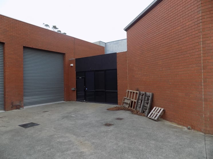 Click to view all images 2/63 Industrial Drive Braeside VIC 3195 - Image 1
