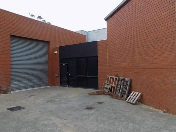 Click to view all images 2/63 Industrial Drive Braeside VIC 3195 - Image 3