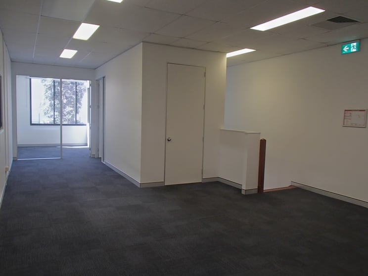 Click to view all images 2/30 Gardens Drive Willawong QLD 4110 - Image 3