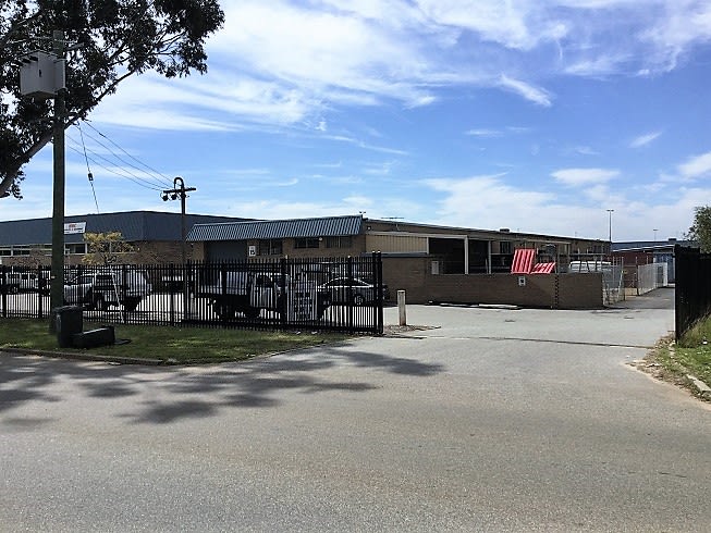Click to view all images 14/2-14 Sheffield Way Welshpool WA 6106 - Image 1