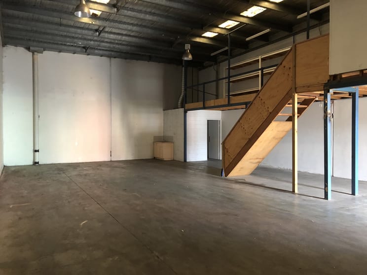 Click to view all images 23/12-20 James Court Tottenham VIC 3012 - Image 2